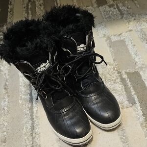 Polar Black Winter Boots with Faux Fur Lining